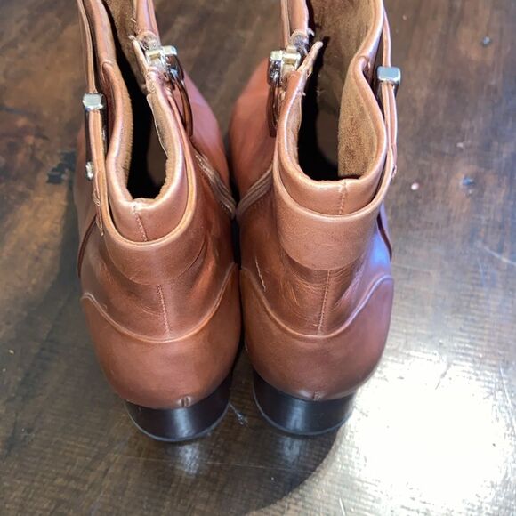 Essex Lane Cognac Colored Fall Booties Ladies 6.5 - Picture 3 of 10